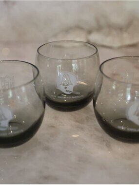 🏈 Vintage NFL New England Patriots Etched Smoky Gray Bar Glass Set 3